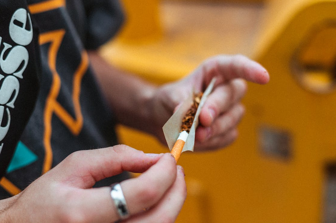 rolling tobacco